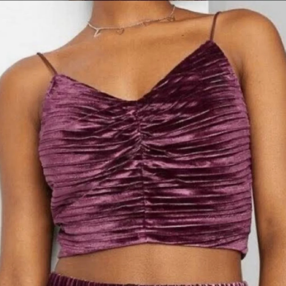 Wild Fable Cinched Front Velvet Ribbed Crop Top Size M - Picture 3 of 12